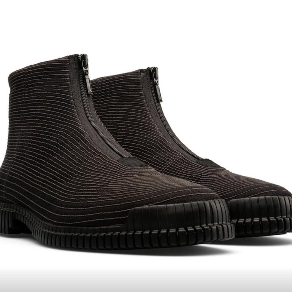 PRICE IS FIRM!  EUC Camper "Pix TENCEL" Middle Zip Sock Booties, Size US W6